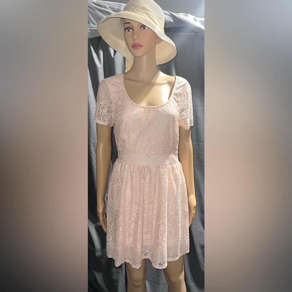 $6 PEACH DRESS SIZE XL $6 WHEN BUNDLED WITH 3 OR MORE ITEMS